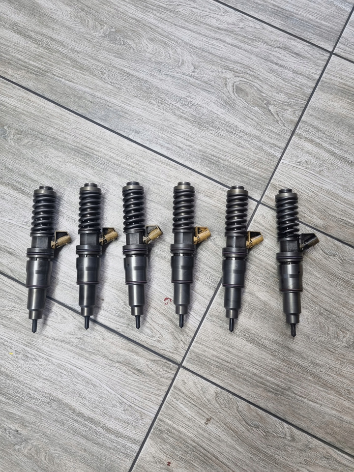 VOLVO POMPOWTRYSKIWACZE WTRYSKI RENAULT MAGNUM DXI 12 VOLVO FH FM 12 20430583 - Инјектор за Камион: слика 1 VOLVO POMPOWTRYSKIWACZE WTRYSKI RENAULT MAGNUM DXI 12 VOLVO FH FM 12 20430583 - Инјектор за Камион: слика 1