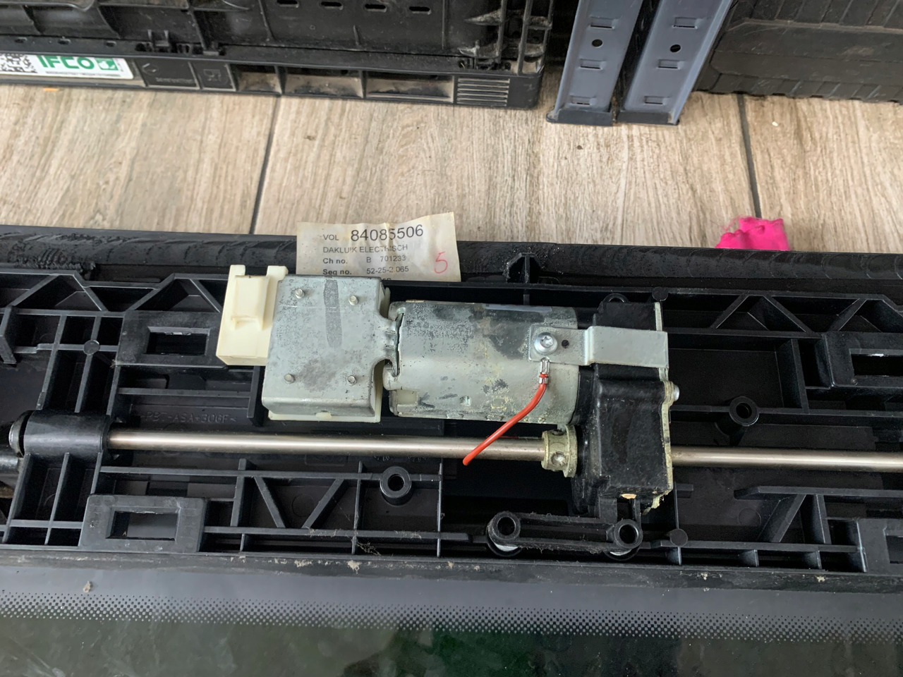 VOLVO SZYBERDACH KOMPLETNY VOLVO FH 4 - Кабина и ентериер за Камион: слика 4 VOLVO SZYBERDACH KOMPLETNY VOLVO FH 4 - Кабина и ентериер за Камион: слика 4