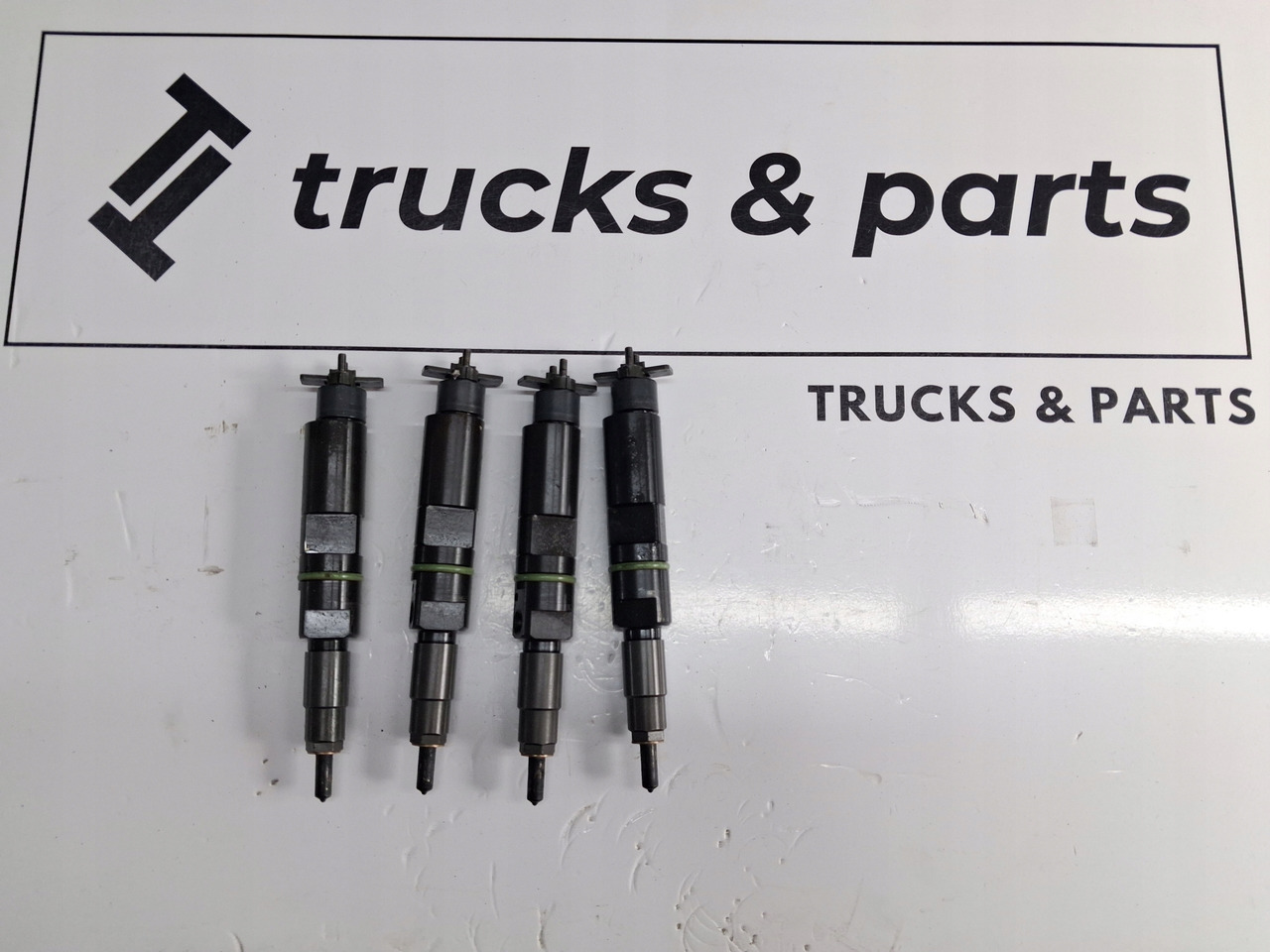 VOLVO WTRYSKIWACZE WTRYSKI VOLVO FL RENAULT GAMA D DTI 5 D5K - Инјектор за Камион: слика 1 VOLVO WTRYSKIWACZE WTRYSKI VOLVO FL RENAULT GAMA D DTI 5 D5K - Инјектор за Камион: слика 1