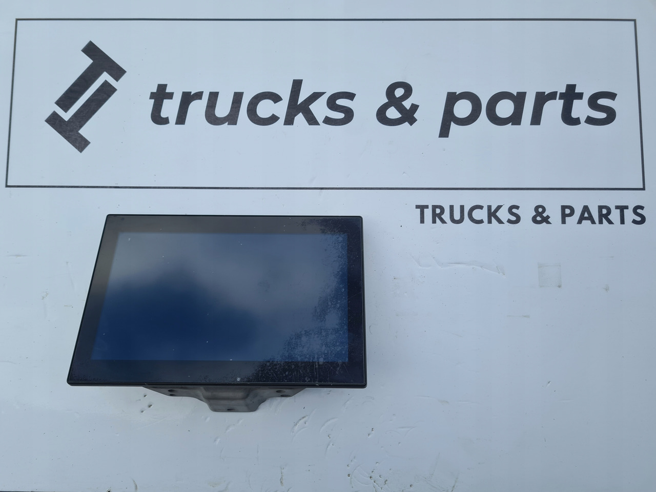 VOLVO WYŚWIETLACZ PANEL RADIA NAWIGACJI VOLVO FH 5 23602612 - Кабина и ентериер за Камион: слика 1 VOLVO WYŚWIETLACZ PANEL RADIA NAWIGACJI VOLVO FH 5 23602612 - Кабина и ентериер за Камион: слика 1