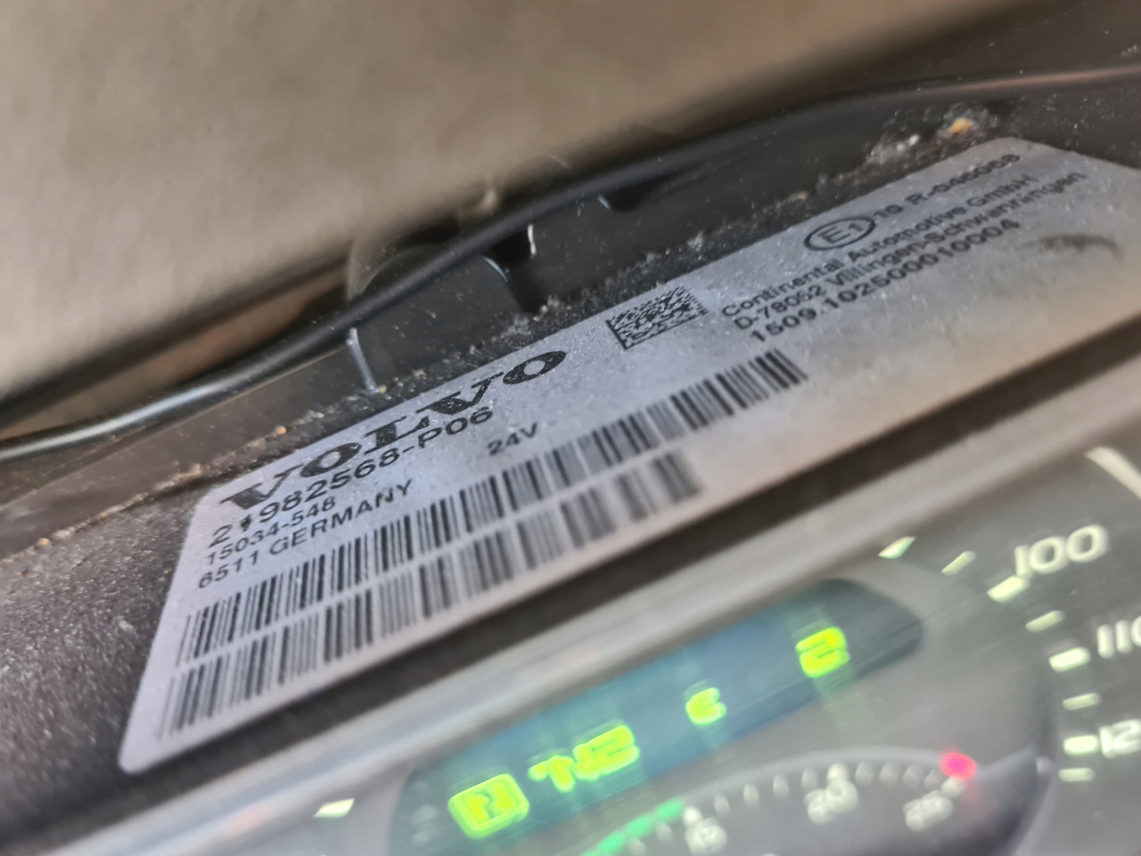 VOLVO ZEGARY LICZNIKI PRĘDKOŚCIOMIERZ VOLVO FH 4 FM 4 AUTOMAT 21982568 - Контролна табла за Камион: слика 2 VOLVO ZEGARY LICZNIKI PRĘDKOŚCIOMIERZ VOLVO FH 4 FM 4 AUTOMAT 21982568 - Контролна табла за Камион: слика 2