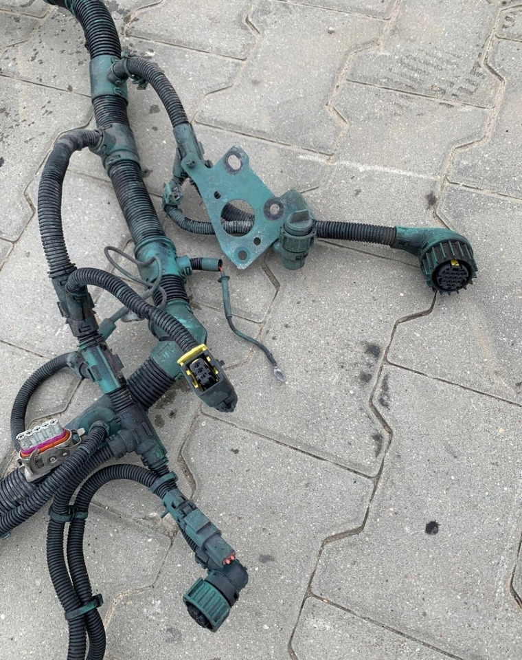 WIĄZKA INSTALACJA SILNIKA VOLVO FH 4 D13K 22272568 P02 - Појас за кабел/ Жица: слика 2 WIĄZKA INSTALACJA SILNIKA VOLVO FH 4 D13K 22272568 P02 - Појас за кабел/ Жица: слика 2