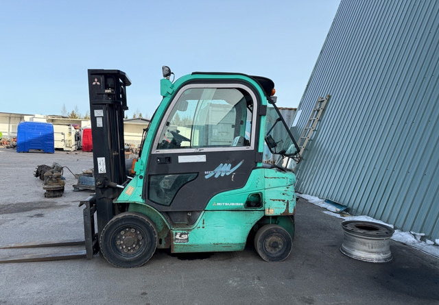 MitsubishiFD20N - Дизел вилушкар: слика 1 MitsubishiFD20N - Дизел вилушкар: слика 1