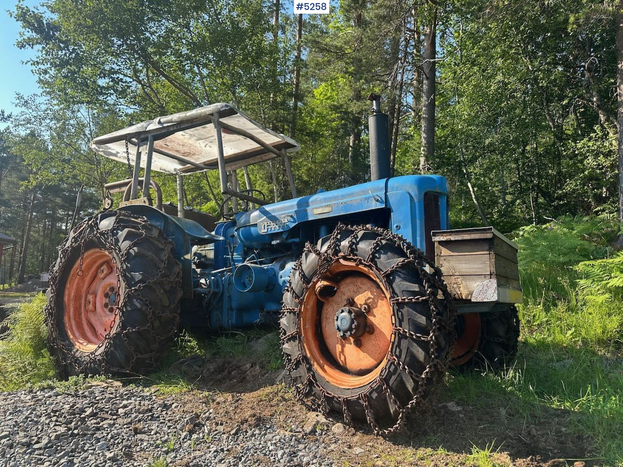 1963 Fordson Major 4x4 with splitter gearbox, Ako winch, and tire chains. SEE VIDEO. - Трактор: слика 2 1963 Fordson Major 4x4 with splitter gearbox, Ako winch, and tire chains. SEE VIDEO. - Трактор: слика 2