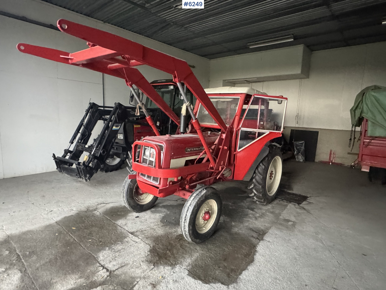 1973 International 444 w/ Bjørnerud loader and bucket. WATCH VIDEO - Трактор: слика 1 1973 International 444 w/ Bjørnerud loader and bucket. WATCH VIDEO - Трактор: слика 1