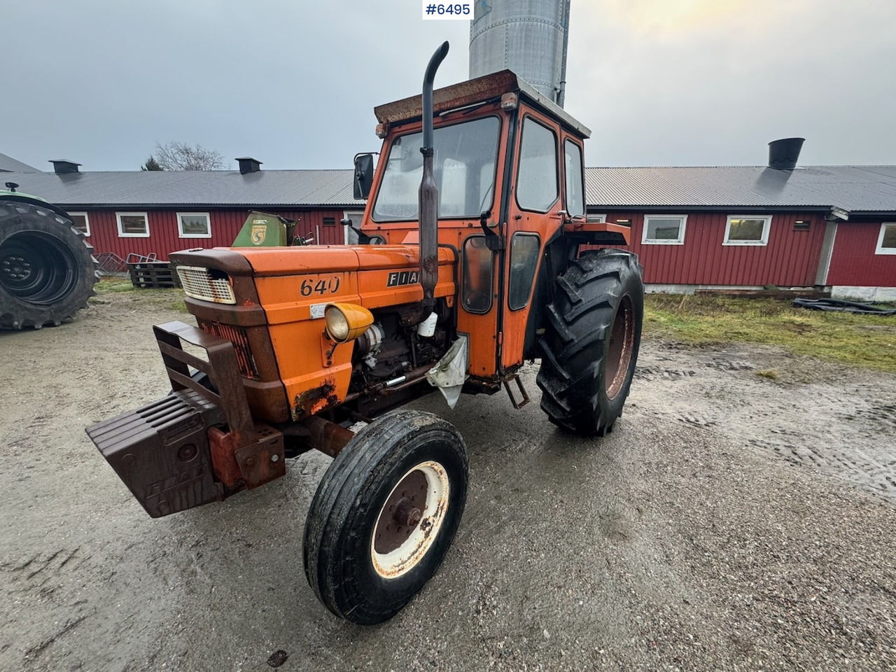 1975 Fiat 640 tractor with/twin wheels and triangle. WATCH THE VIDEO! - Трактор: слика 1 1975 Fiat 640 tractor with/twin wheels and triangle. WATCH THE VIDEO! - Трактор: слика 1