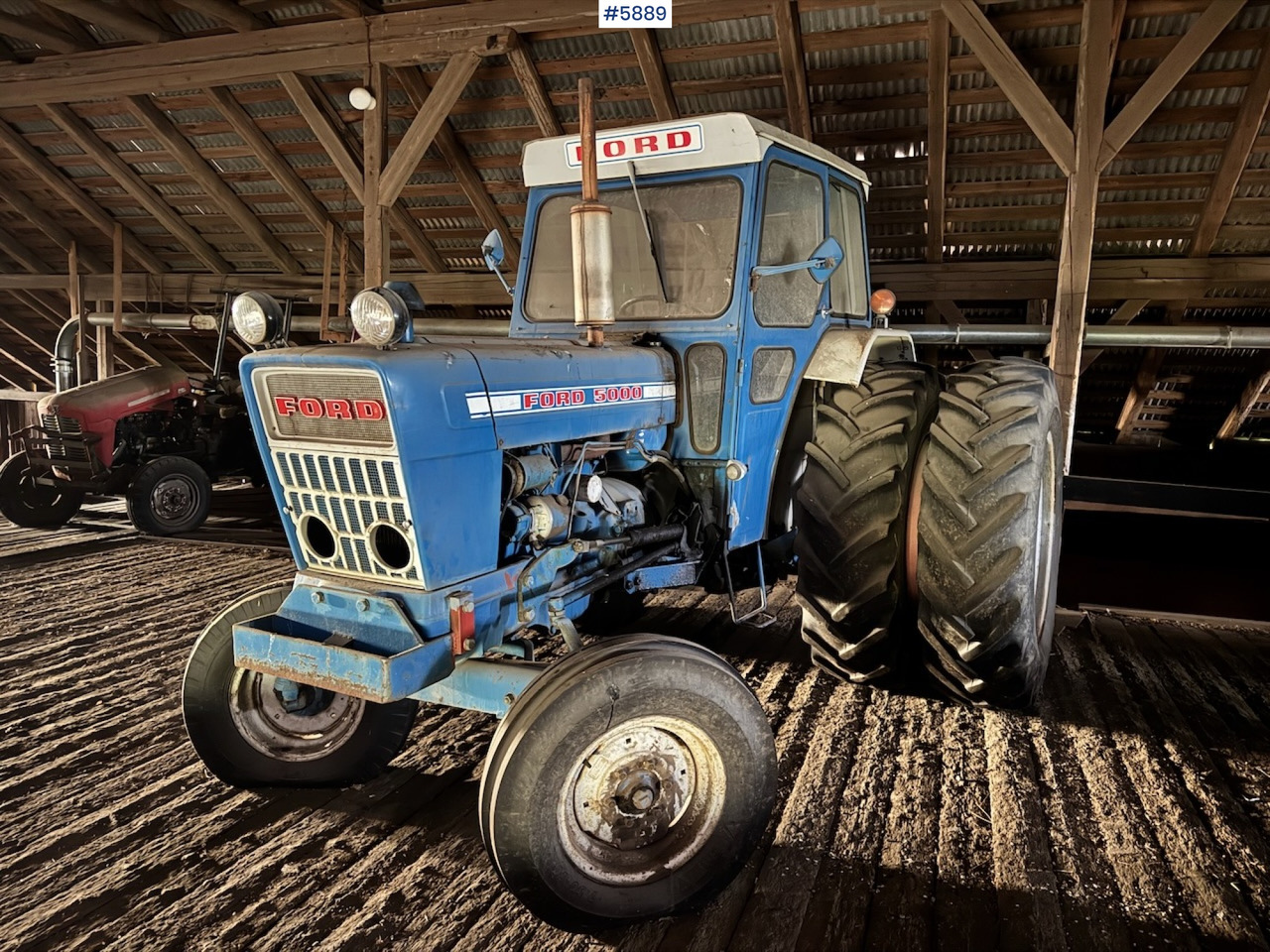 1975 Ford 5000 w/ Twin Wheels - Трактор: слика 1 1975 Ford 5000 w/ Twin Wheels - Трактор: слика 1