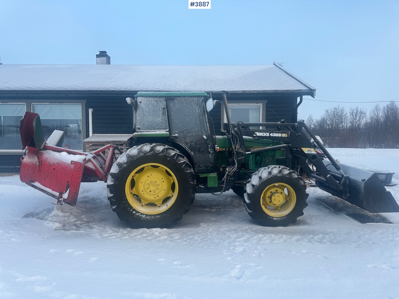 1987 John Deere Power Synchron 2450 4x4 w/ Quicke 4300 front loader, snow blower and gravel bucket. WATCH VIDEO. - Трактор: слика 2 1987 John Deere Power Synchron 2450 4x4 w/ Quicke 4300 front loader, snow blower and gravel bucket. WATCH VIDEO. - Трактор: слика 2
