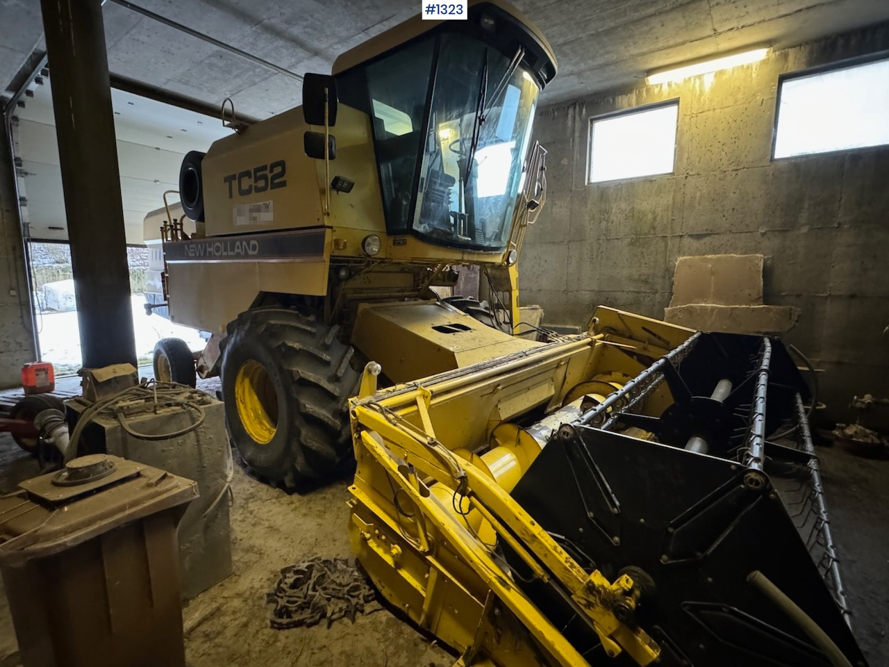 1992 New Holland TC52 Combine - Комбајн: слика 1 1992 New Holland TC52 Combine - Комбајн: слика 1