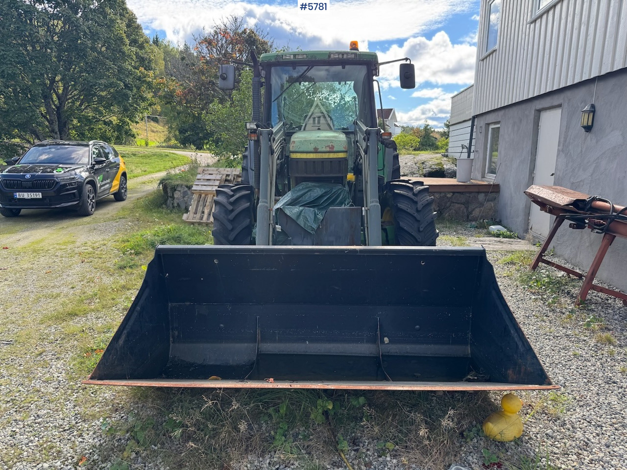 1993 John Deere 6300 w/ front loader and plow plate. - Трактор: слика 3 1993 John Deere 6300 w/ front loader and plow plate. - Трактор: слика 3