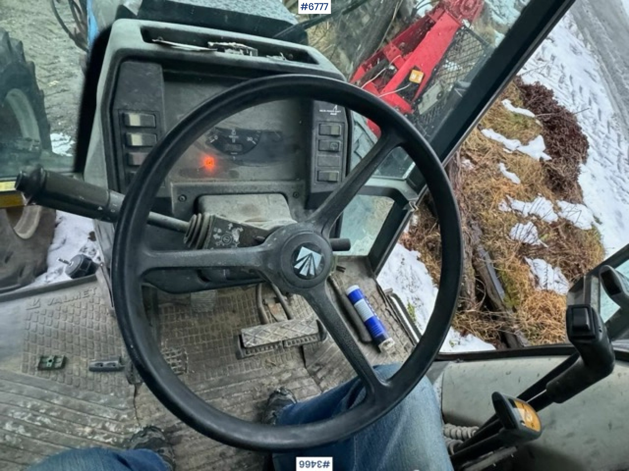 Трактор 1993 Valmet 8100 with Hiab FMV crane and log trailer: слика 11 Трактор 1993 Valmet 8100 with Hiab FMV crane and log trailer: слика 11