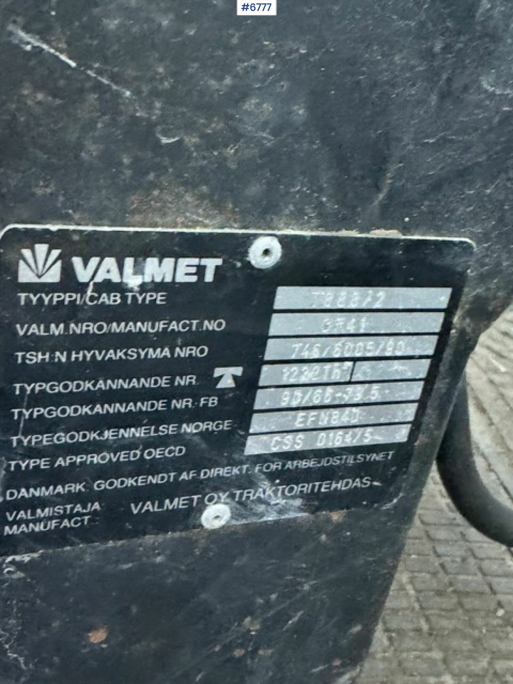 Трактор 1993 Valmet 8100 with Hiab FMV crane and log trailer: слика 32 Трактор 1993 Valmet 8100 with Hiab FMV crane and log trailer: слика 32