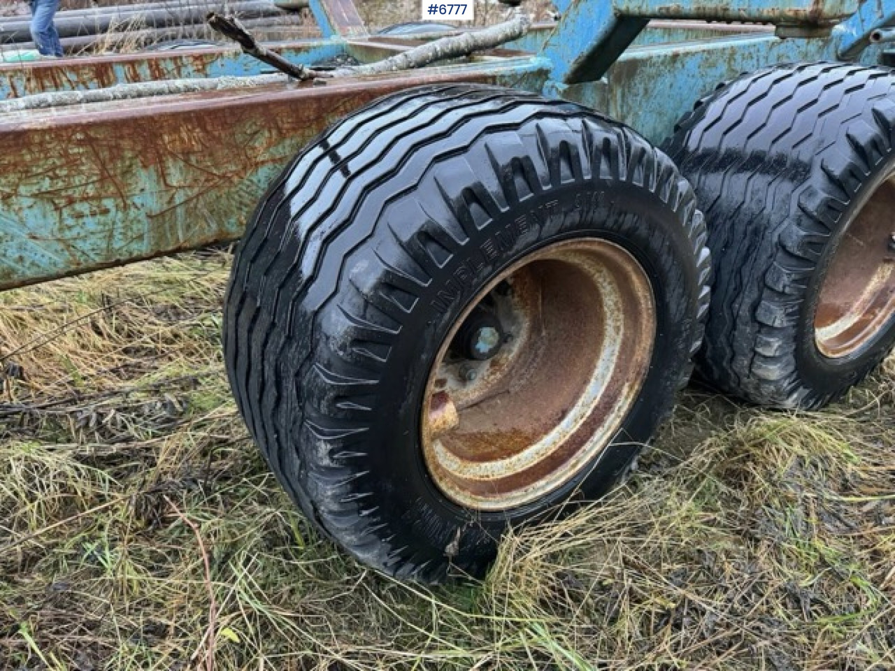 Трактор 1993 Valmet 8100 with Hiab FMV crane and log trailer: слика 25 Трактор 1993 Valmet 8100 with Hiab FMV crane and log trailer: слика 25