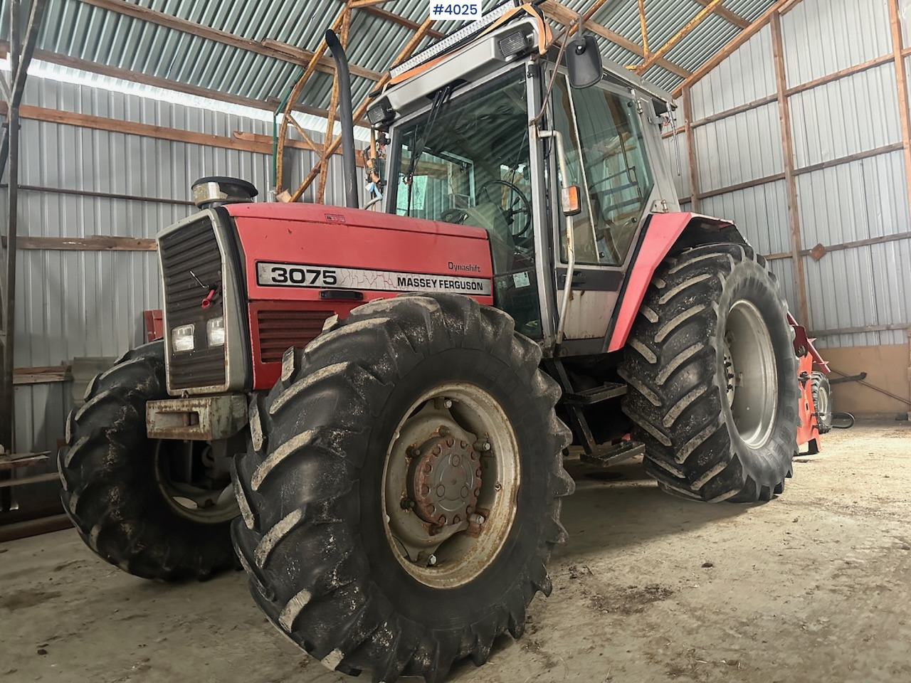 1994 Massey Ferguson 3075 4x4 tractor. WATCH VIDEO. - Трактор: слика 4 1994 Massey Ferguson 3075 4x4 tractor. WATCH VIDEO. - Трактор: слика 4