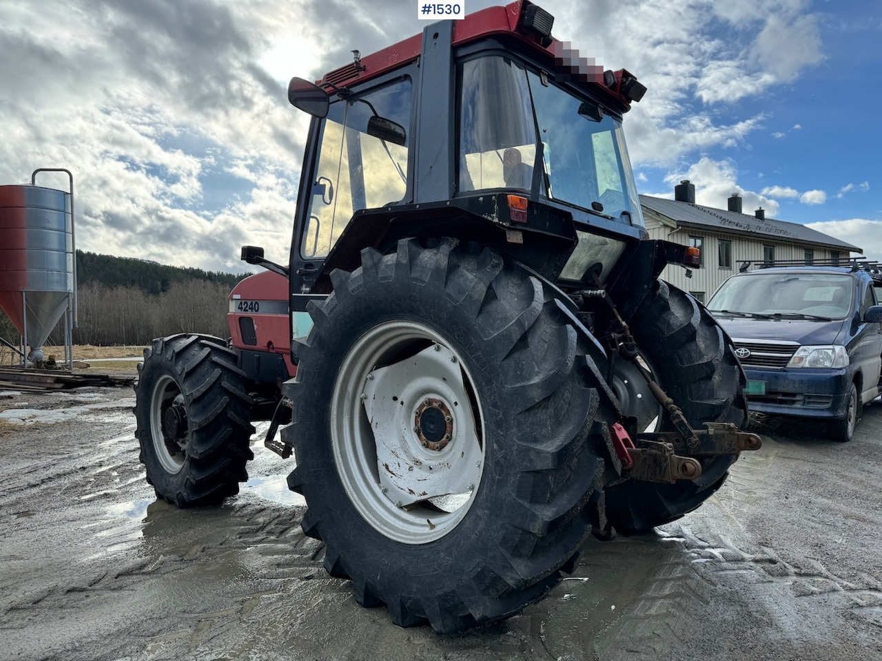 1996 Case CASE IH 4240 XL - Трактор: слика 5 1996 Case CASE IH 4240 XL - Трактор: слика 5