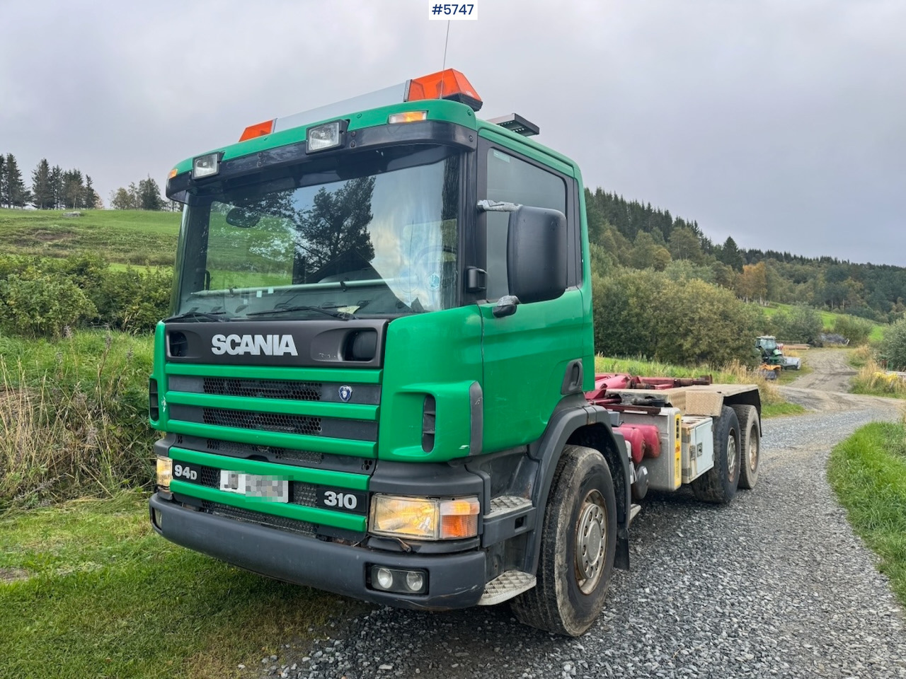 1998 Scania 94D 310 Hook‑truck - Камион со кука за подигање: слика 1 1998 Scania 94D 310 Hook‑truck - Камион со кука за подигање: слика 1