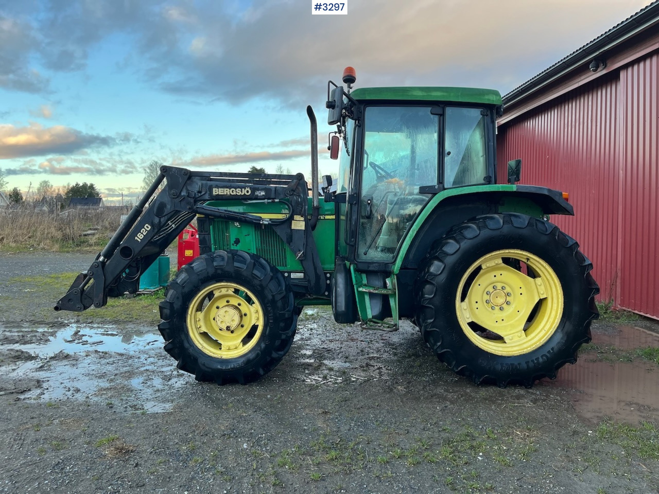 1999 John Deere 6210 SE with Front Loader - Трактор: слика 2 1999 John Deere 6210 SE with Front Loader - Трактор: слика 2
