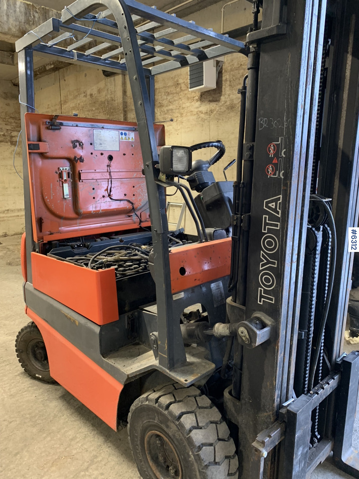 1999 Toyota FBMF 16 Electric Forklift. - Вилушкар: слика 2 1999 Toyota FBMF 16 Electric Forklift. - Вилушкар: слика 2