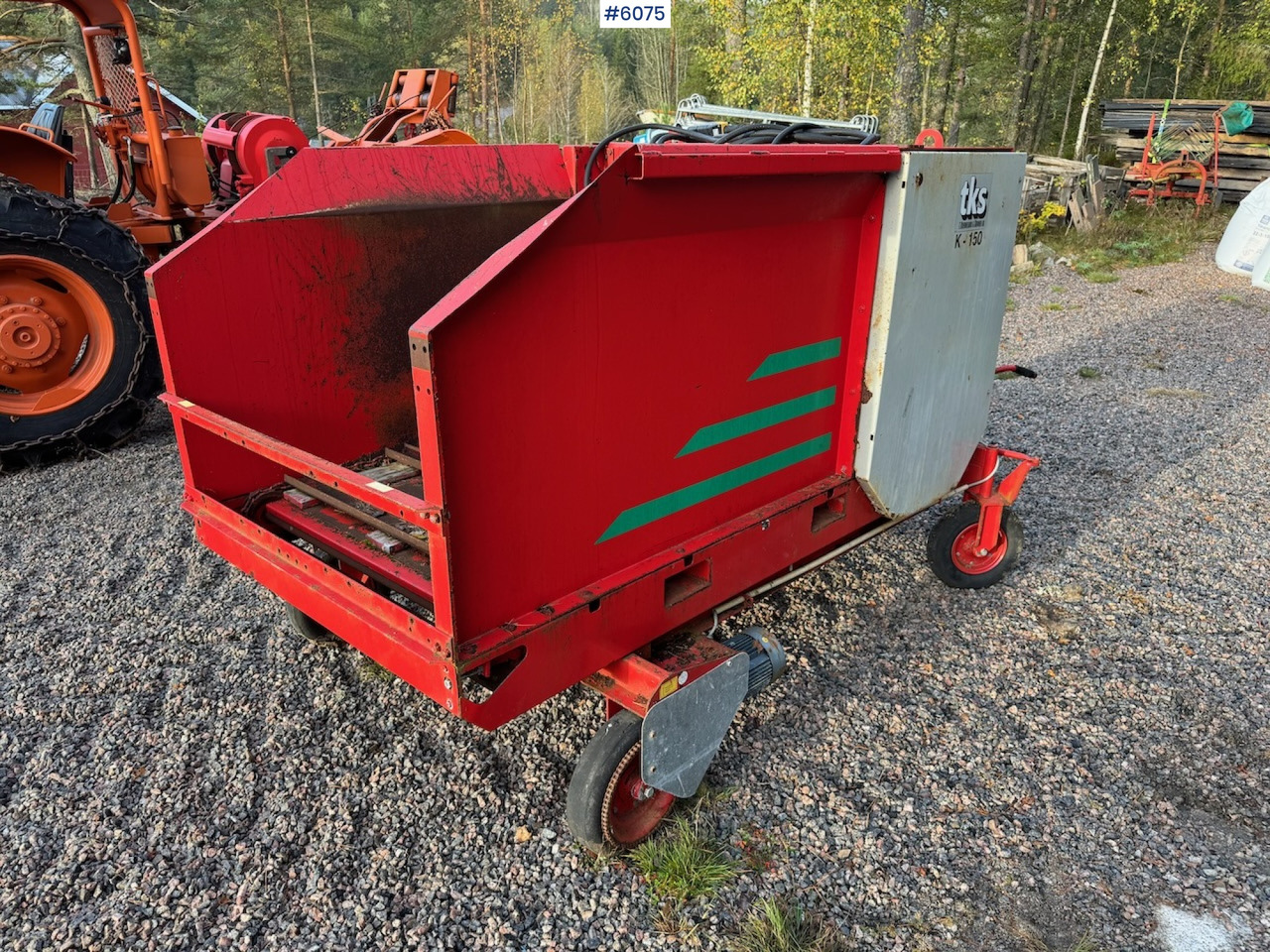 2000 TKS K-150 Round bale cutter with wheel drive. - Превртувачка опрема: слика 5 2000 TKS K-150 Round bale cutter with wheel drive. - Превртувачка опрема: слика 5