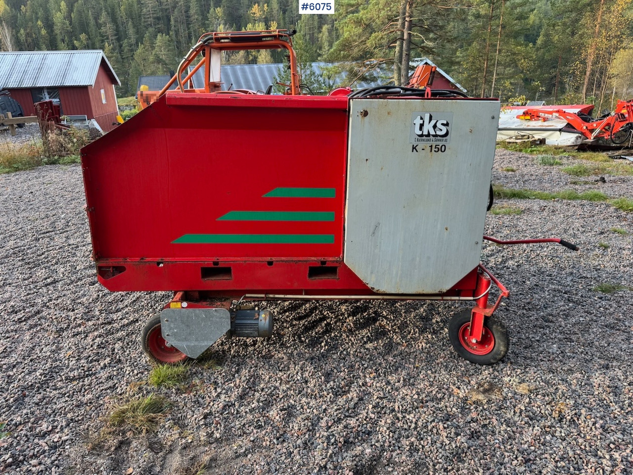 2000 TKS K-150 Round bale cutter with wheel drive. - Превртувачка опрема: слика 4 2000 TKS K-150 Round bale cutter with wheel drive. - Превртувачка опрема: слика 4