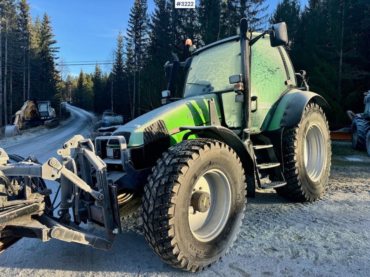 Трактор 2001 Deutz-Fahr Agrotron 120 4x4 tractor with front loader, 2 sets of tires, snowplow mount, and blade.: слика 7