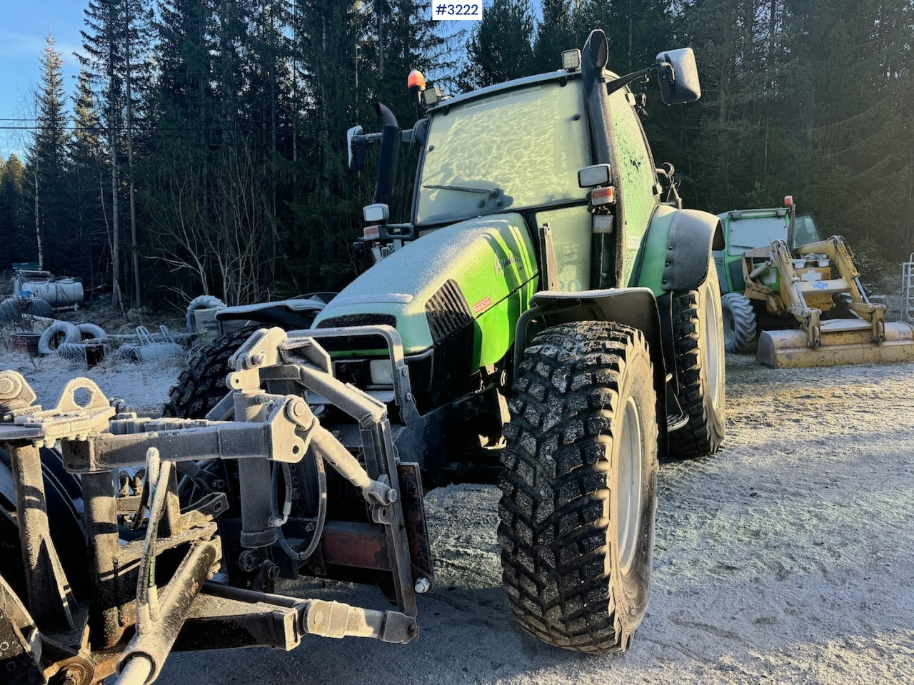 Трактор 2001 Deutz-Fahr Agrotron 120 4x4 tractor with front loader, 2 sets of tires, snowplow mount, and blade.: слика 8