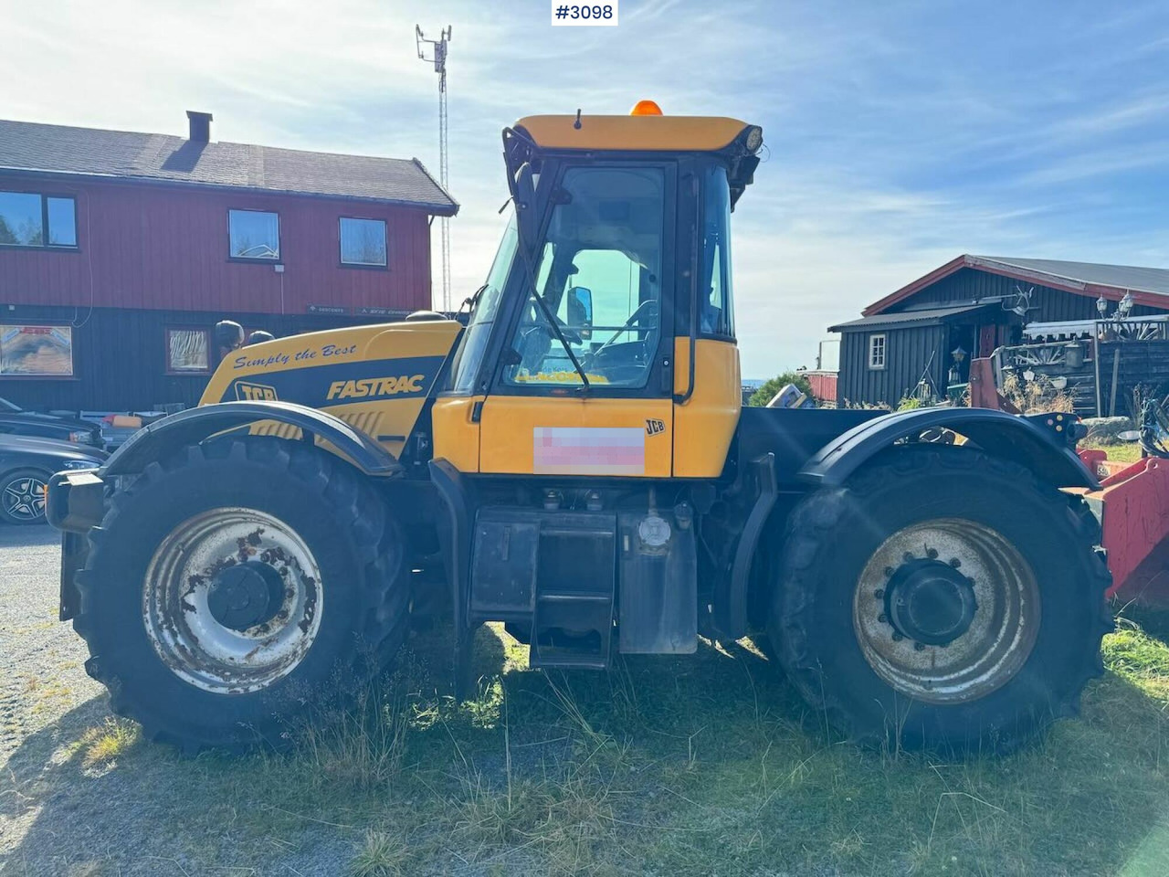2001 JCB Fastrac 3185 4x4. The plow rigged and two sets of tires. - Трактор: слика 2 2001 JCB Fastrac 3185 4x4. The plow rigged and two sets of tires. - Трактор: слика 2
