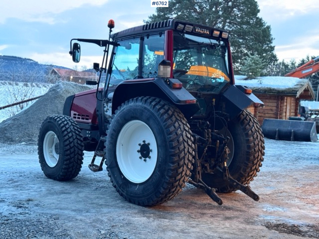 2002 Valtra 6850 Tractor with front hydraulics! See video. - Трактор: слика 4 2002 Valtra 6850 Tractor with front hydraulics! See video. - Трактор: слика 4