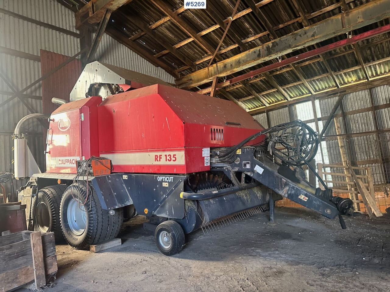 2003 Vicon RF 135 opticut round baler. - Превртувачка опрема: слика 1 2003 Vicon RF 135 opticut round baler. - Превртувачка опрема: слика 1
