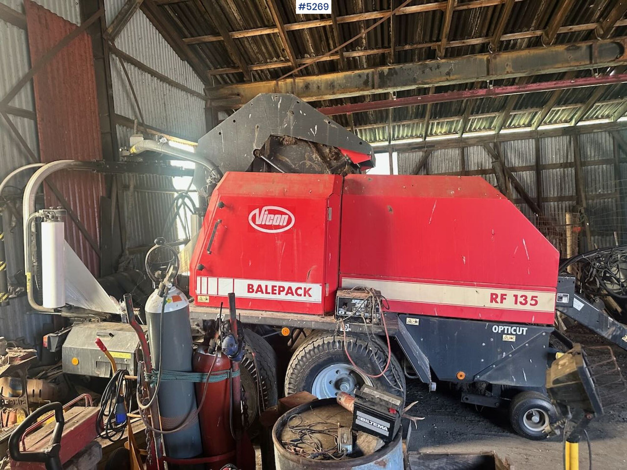 2003 Vicon RF 135 opticut round baler. - Превртувачка опрема: слика 3 2003 Vicon RF 135 opticut round baler. - Превртувачка опрема: слика 3