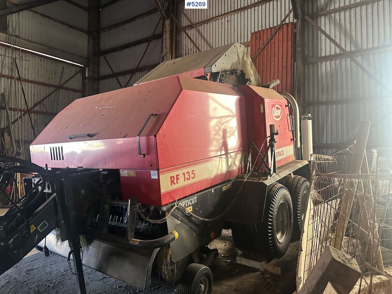 2003 Vicon RF 135 opticut round baler. - Превртувачка опрема: слика 5 2003 Vicon RF 135 opticut round baler. - Превртувачка опрема: слика 5