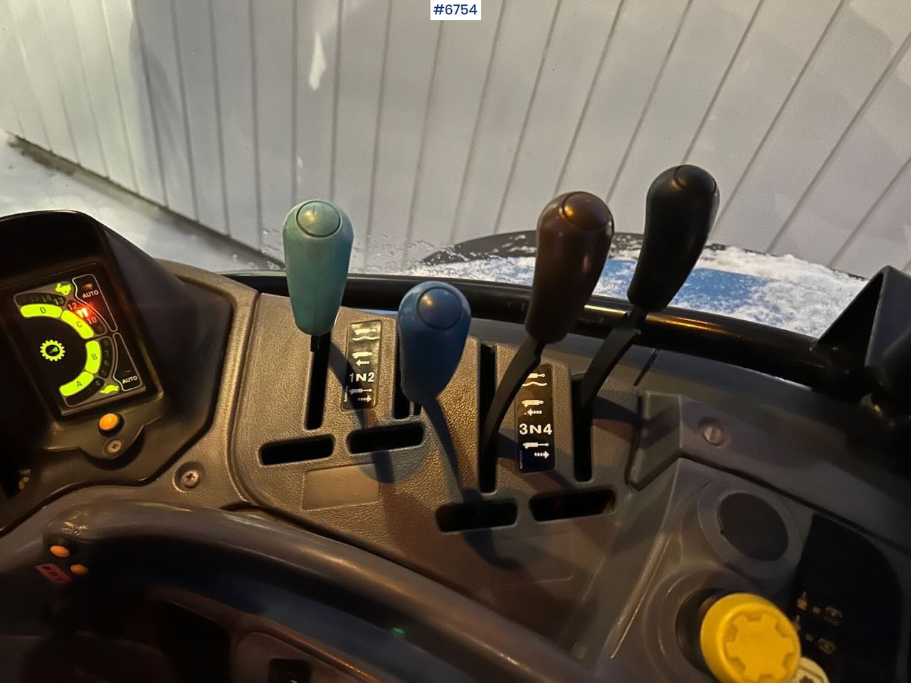 Трактор 2004 New Holland TS115A 4x4 w/ Front loader, bucket, grading bucket and snow blower.: слика 19