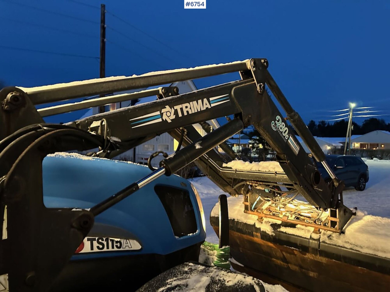 Трактор 2004 New Holland TS115A 4x4 w/ Front loader, bucket, grading bucket and snow blower.: слика 26