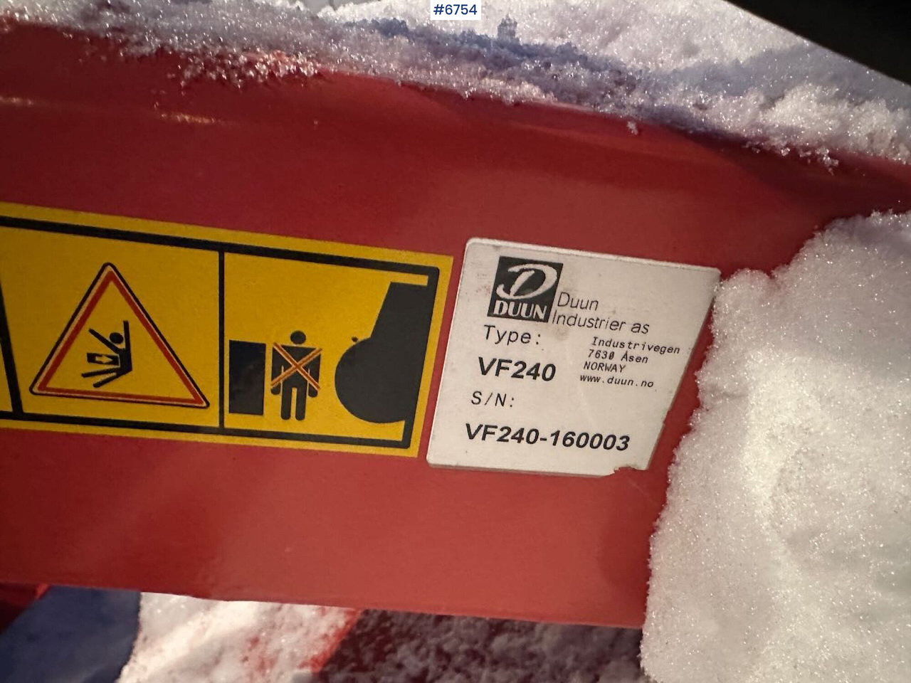 Трактор 2004 New Holland TS115A 4x4 w/ Front loader, bucket, grading bucket and snow blower.: слика 45