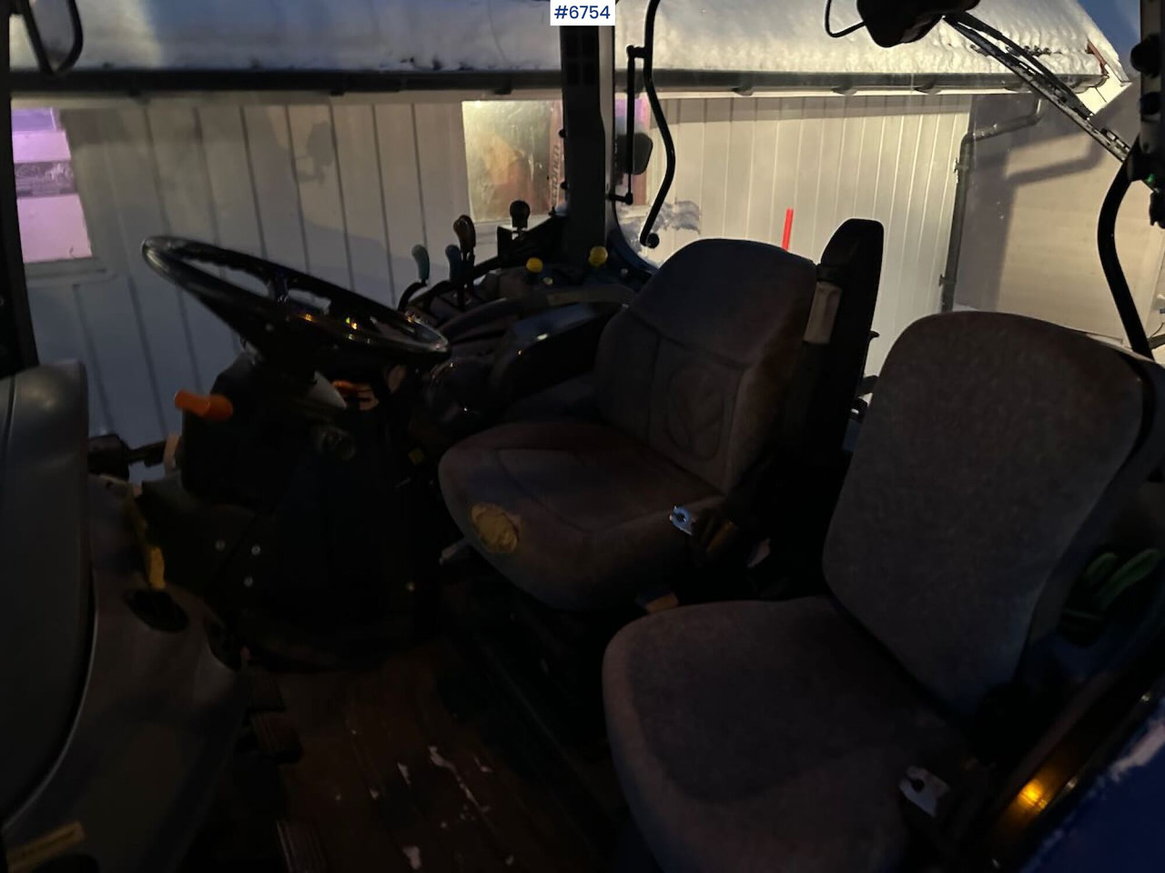 Трактор 2004 New Holland TS115A 4x4 w/ Front loader, bucket, grading bucket and snow blower.: слика 13