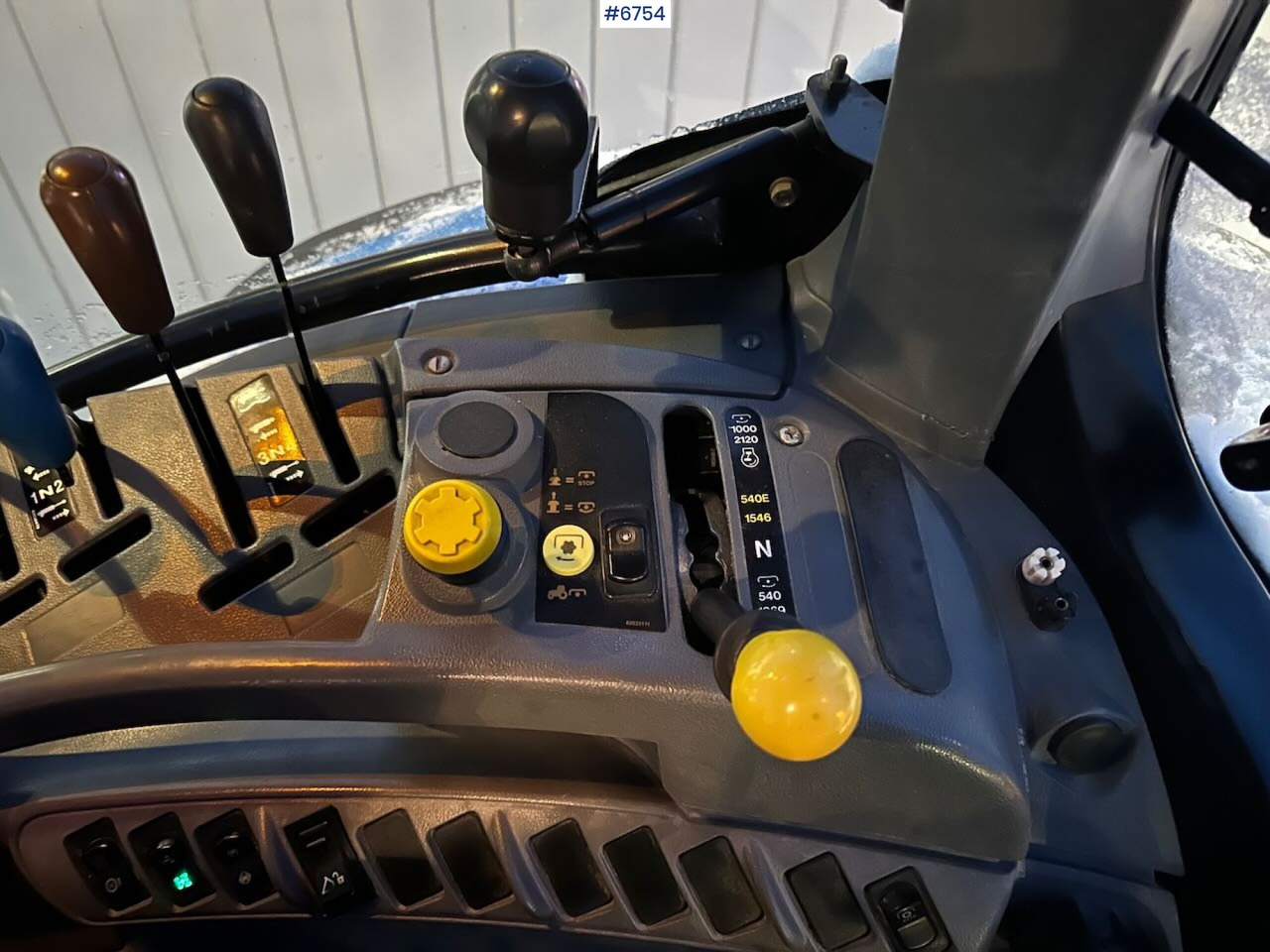 Трактор 2004 New Holland TS115A 4x4 w/ Front loader, bucket, grading bucket and snow blower.: слика 18