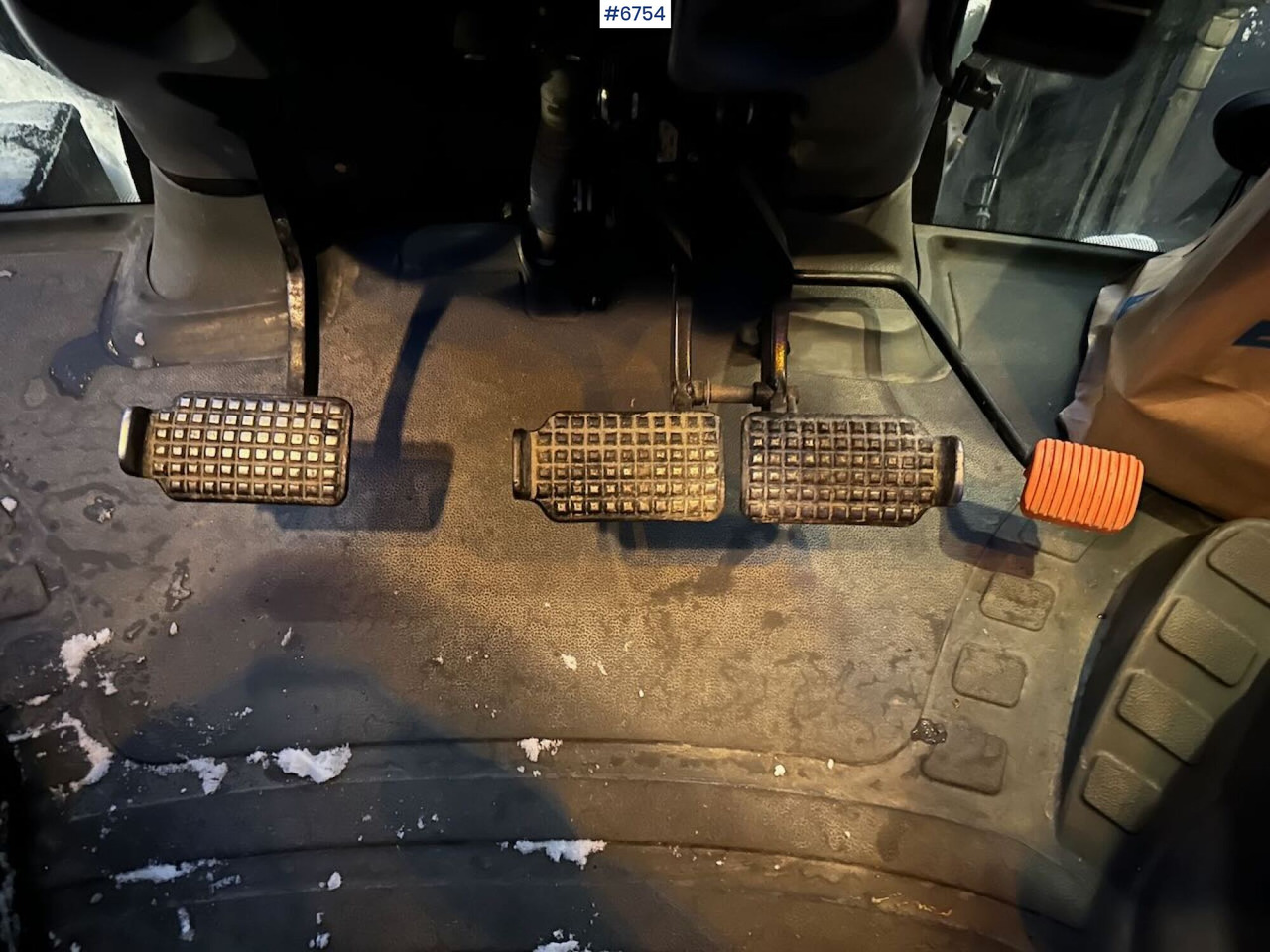 Трактор 2004 New Holland TS115A 4x4 w/ Front loader, bucket, grading bucket and snow blower.: слика 15