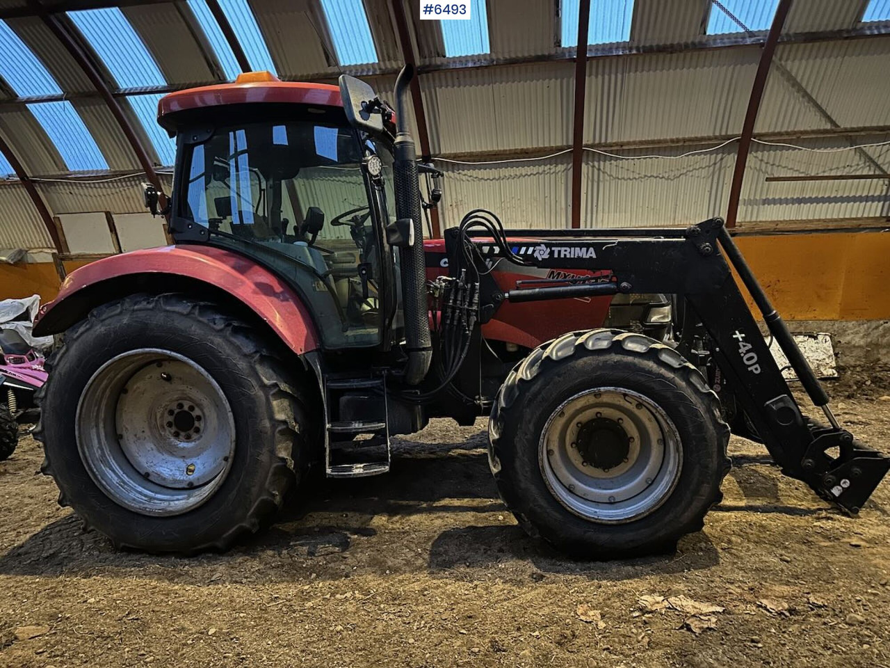2007 CASE IH MXU 135 Pro 4x4 tractor w/ front loader. - Трактор: слика 1 2007 CASE IH MXU 135 Pro 4x4 tractor w/ front loader. - Трактор: слика 1