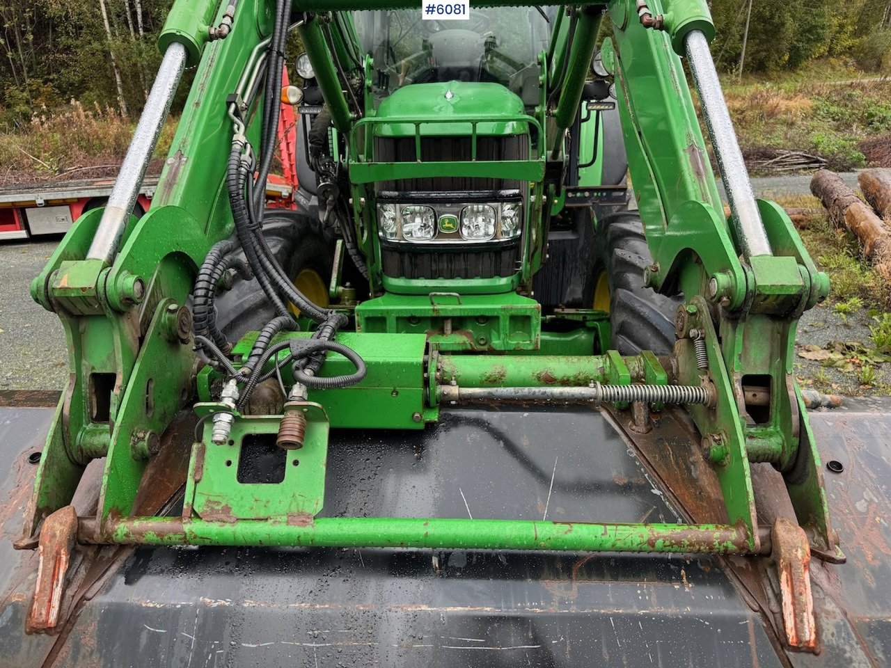 2007 John Deere 6430 Premium w/ front loader and bucket. - Трактор: слика 5 2007 John Deere 6430 Premium w/ front loader and bucket. - Трактор: слика 5