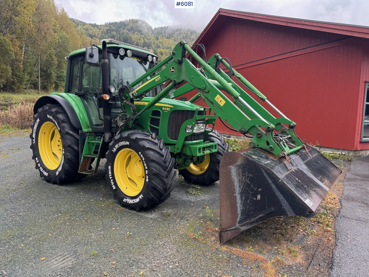 2007 John Deere 6430 Premium w/ front loader and bucket. - Трактор: слика 1 2007 John Deere 6430 Premium w/ front loader and bucket. - Трактор: слика 1
