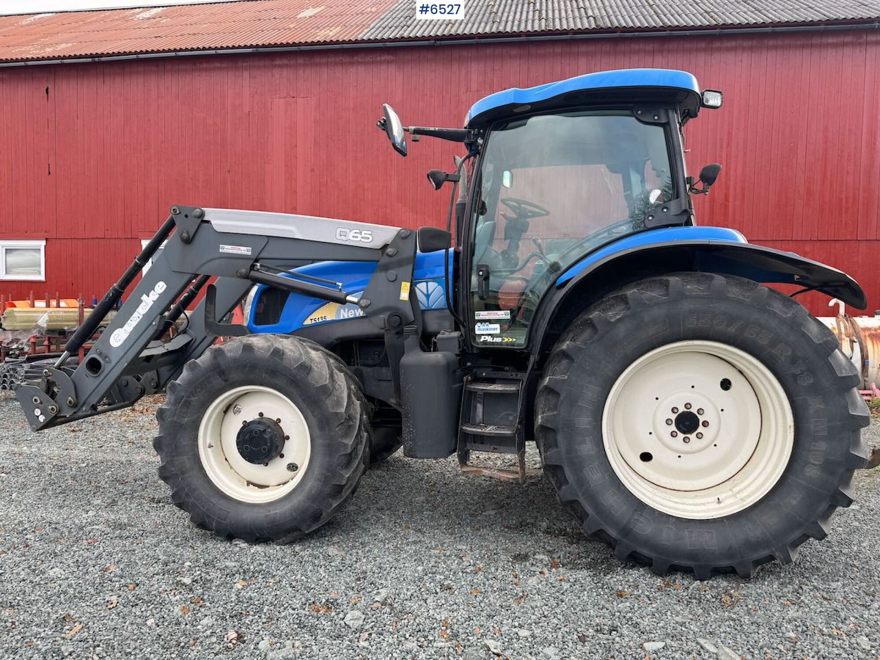 2007 NEW HOLLAND TS135A Plus w/ Quicke front loader - Трактор: слика 2 2007 NEW HOLLAND TS135A Plus w/ Quicke front loader - Трактор: слика 2