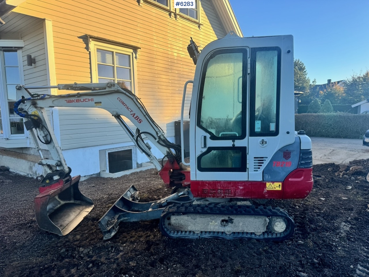 2010 Takeuchi TB219 Mini Excavator with Rototilt and 2 buckets. - Мини багер: слика 3 2010 Takeuchi TB219 Mini Excavator with Rototilt and 2 buckets. - Мини багер: слика 3