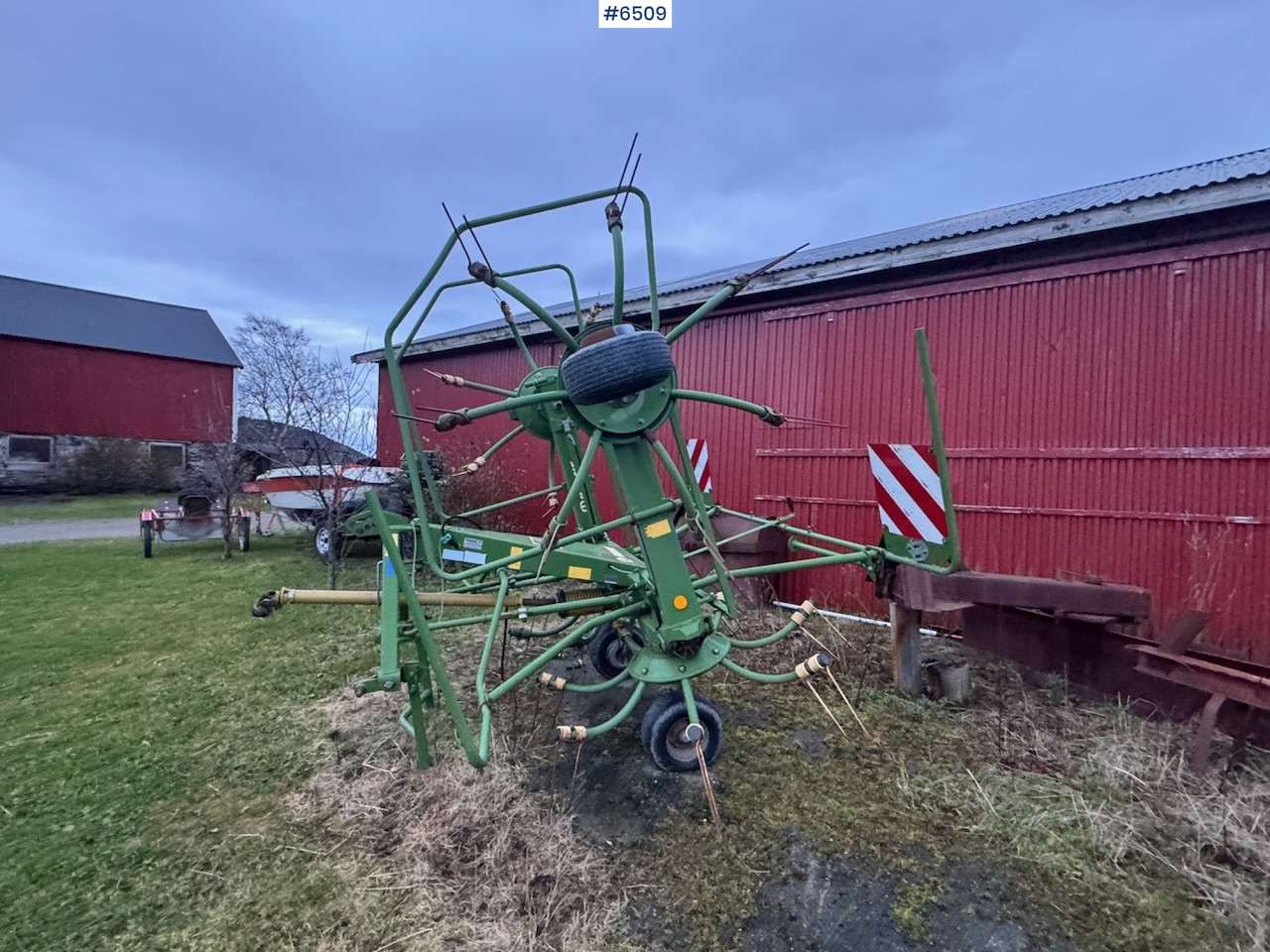 2011 Krone KW 5.52 tedder - Превртувачка опрема: слика 2 2011 Krone KW 5.52 tedder - Превртувачка опрема: слика 2