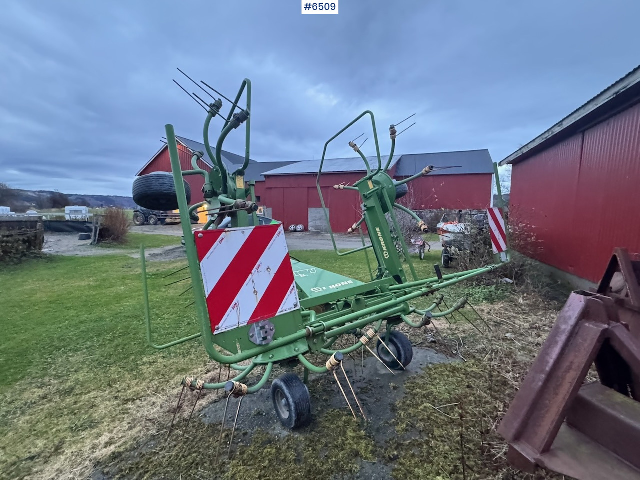 2011 Krone KW 5.52 tedder - Превртувачка опрема: слика 4 2011 Krone KW 5.52 tedder - Превртувачка опрема: слика 4