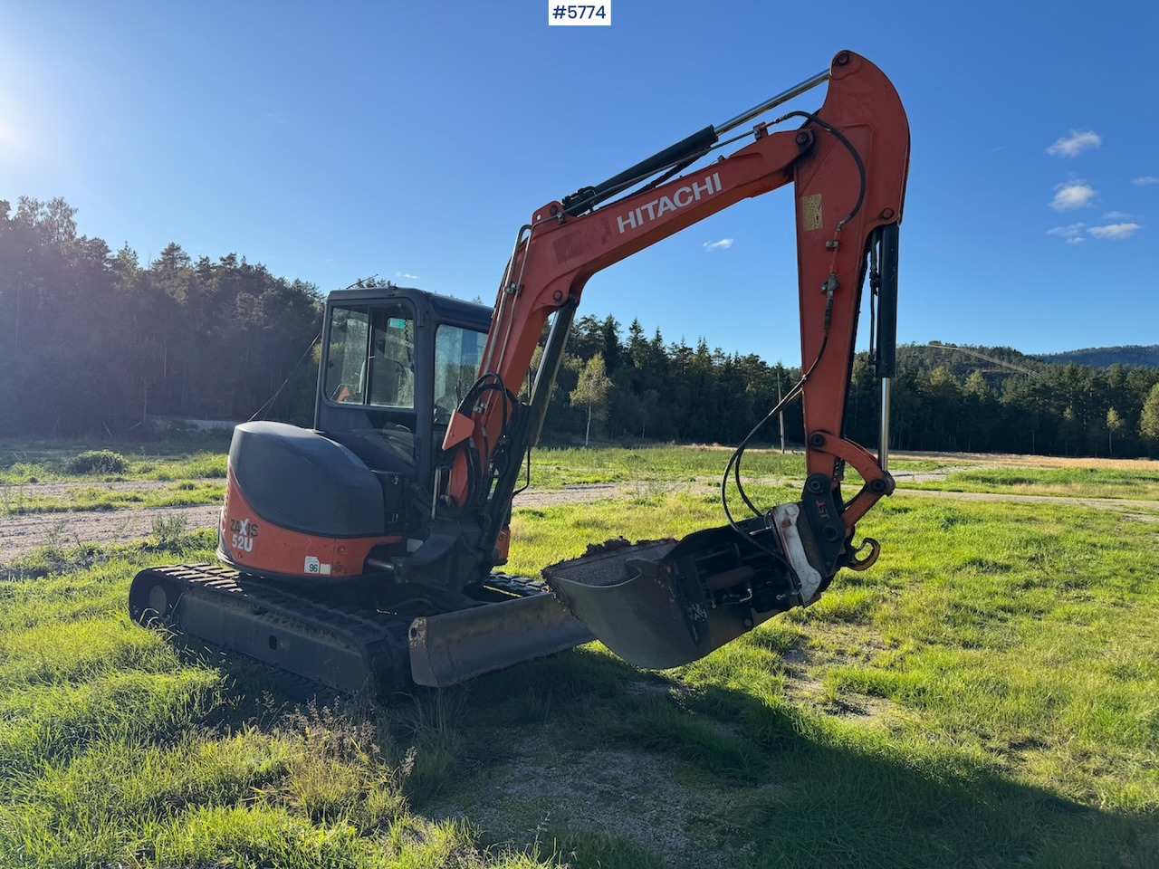 2012 Hitachi ZX 52 U-3 CLR - Мини багер: слика 4 2012 Hitachi ZX 52 U-3 CLR - Мини багер: слика 4