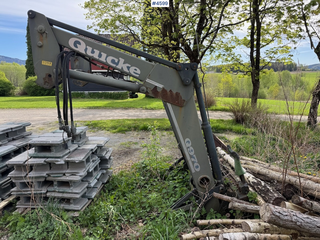 2012 Quicke Q970 w/ bucket and pallet fork. - Преден утоварувач за трактор: слика 4 2012 Quicke Q970 w/ bucket and pallet fork. - Преден утоварувач за трактор: слика 4