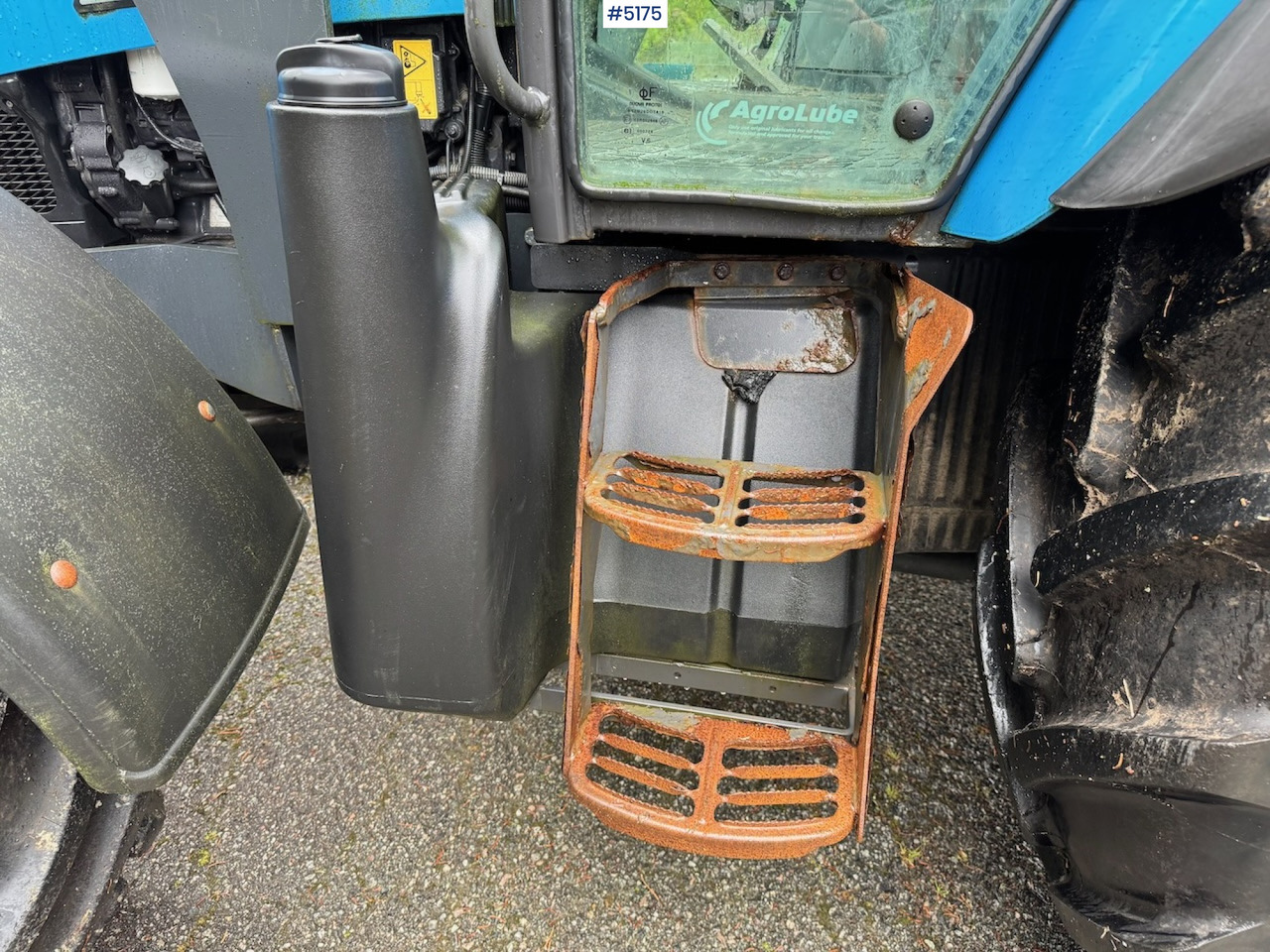 2013 Landini Powermondial 120 w/front loader and some equipment. Low hours! - Трактор: слика 5 2013 Landini Powermondial 120 w/front loader and some equipment. Low hours! - Трактор: слика 5