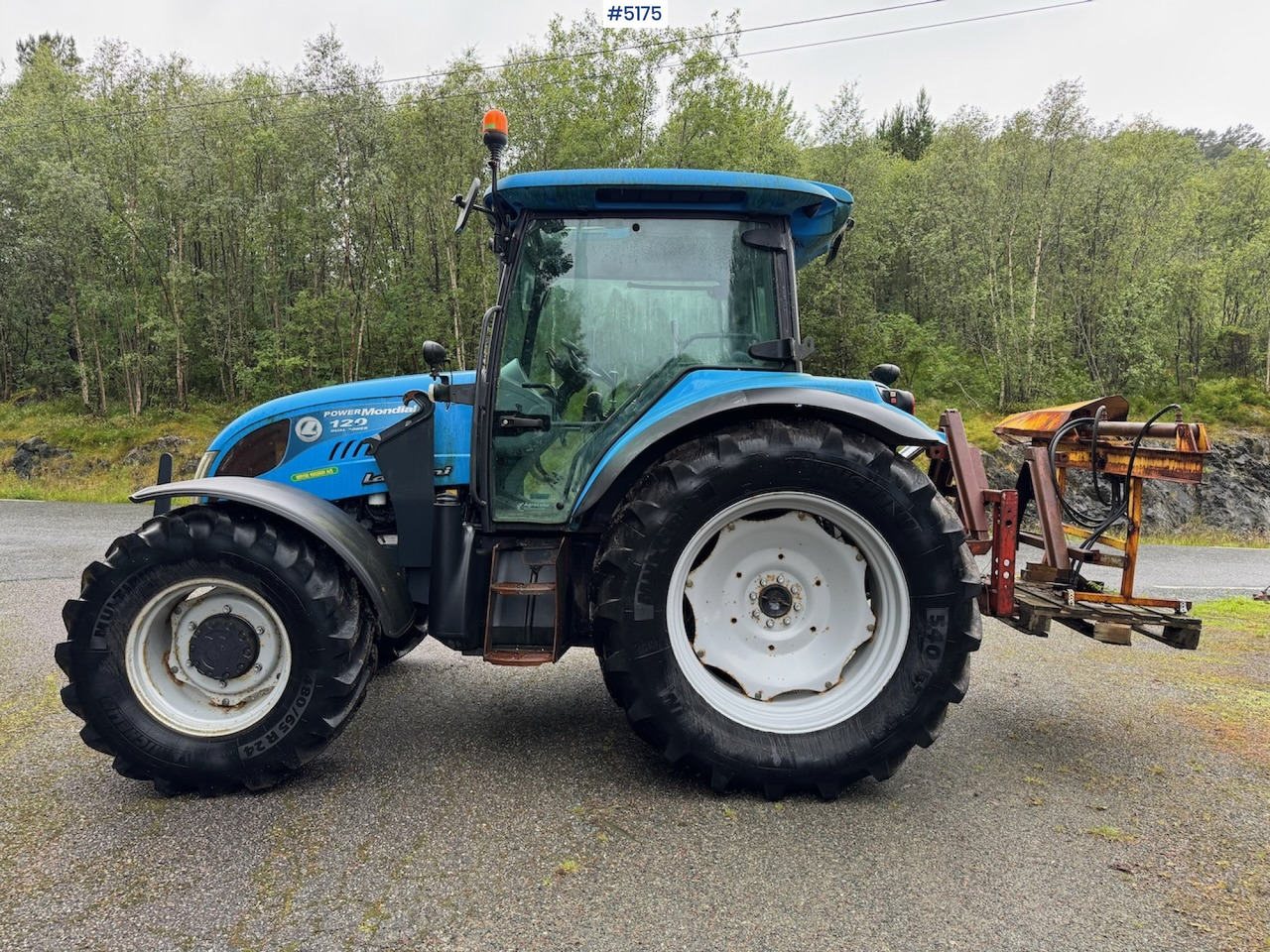 2013 Landini Powermondial 120 w/front loader and some equipment. Low hours! - Трактор: слика 4 2013 Landini Powermondial 120 w/front loader and some equipment. Low hours! - Трактор: слика 4