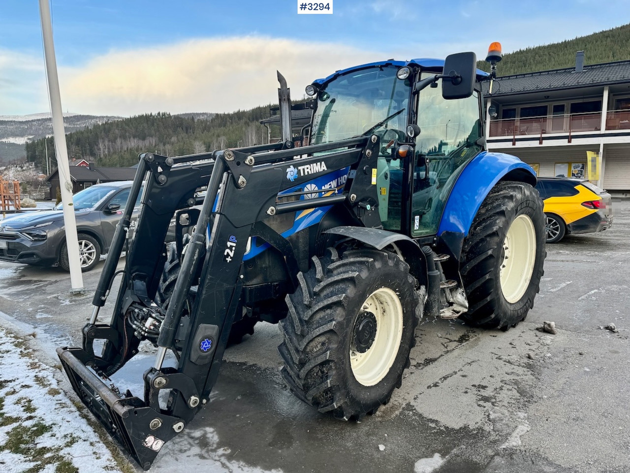 2013 New Holland T5.95 with Trima +2.1P Front Loader. New Engine! - Трактор: слика 4 2013 New Holland T5.95 with Trima +2.1P Front Loader. New Engine! - Трактор: слика 4