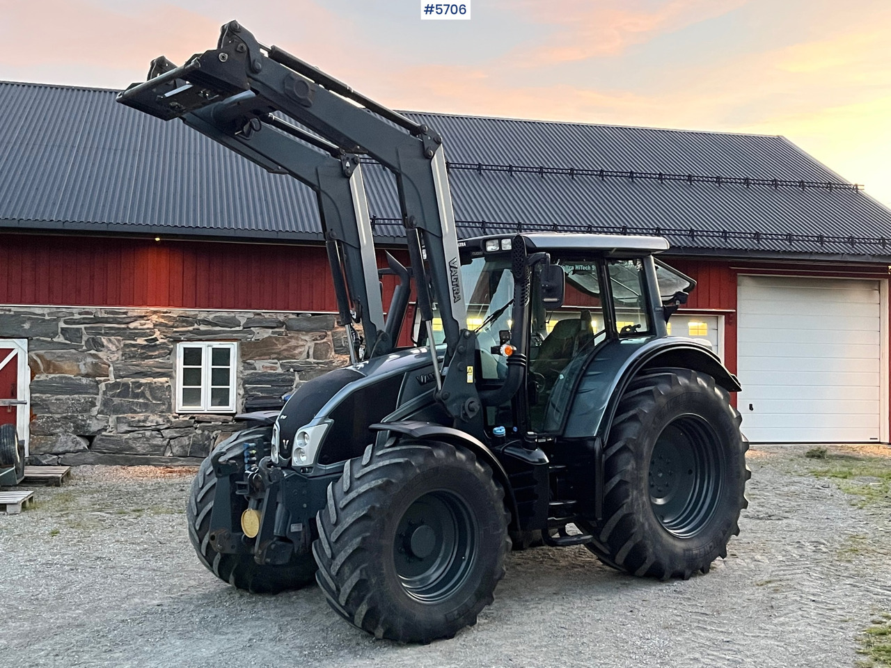 2014 Valtra N143 Direct, well equipped! - Трактор: слика 1 2014 Valtra N143 Direct, well equipped! - Трактор: слика 1